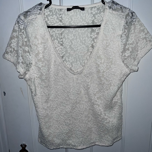 Abercrombie White Lace V Neck Top - Picture 3 of 4